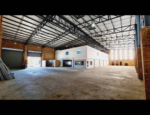 1,485M² WAREHOUSE FOR SALE IN NORTH RIDING